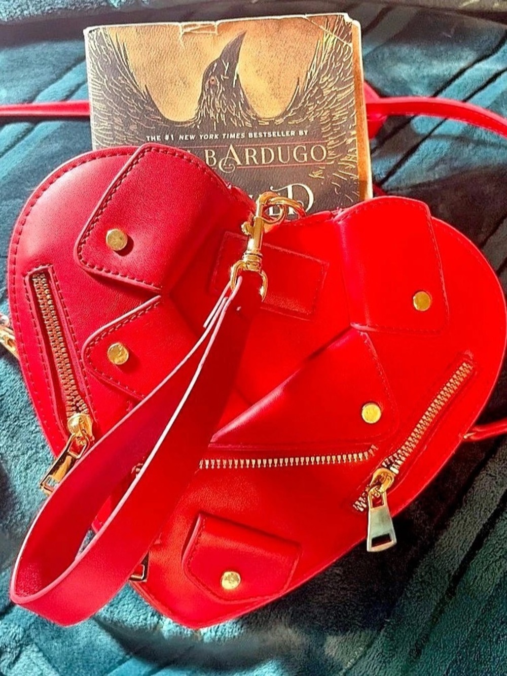 Heart-shaped crossbody bag ♥️